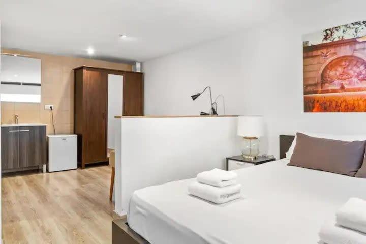 Huge Duplex With Private Garden Next To Ramblas *