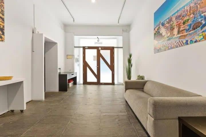Huge Duplex With Private Garden Next To Ramblas Barcelona