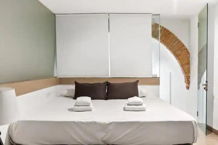 Huge Duplex With Private Garden Next To Ramblas Barcelona