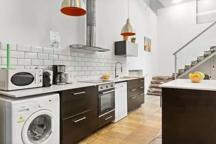 Huge Duplex With Private Garden Next To Ramblas
