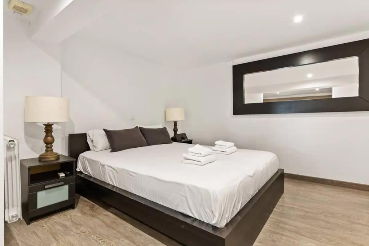 Huge Duplex With Private Garden Next To Ramblas * Barcelona